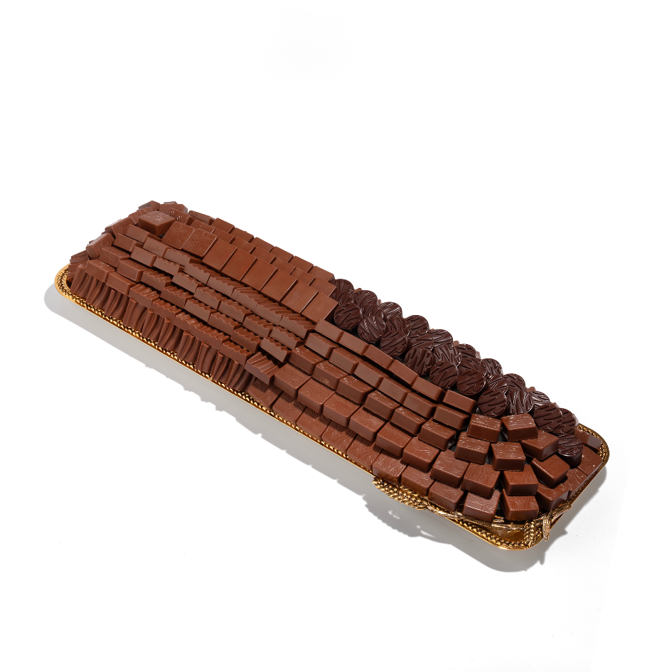 Gold-Plated Rectangular Large Tray – Assorted Premium Chocolates (1,570 g)